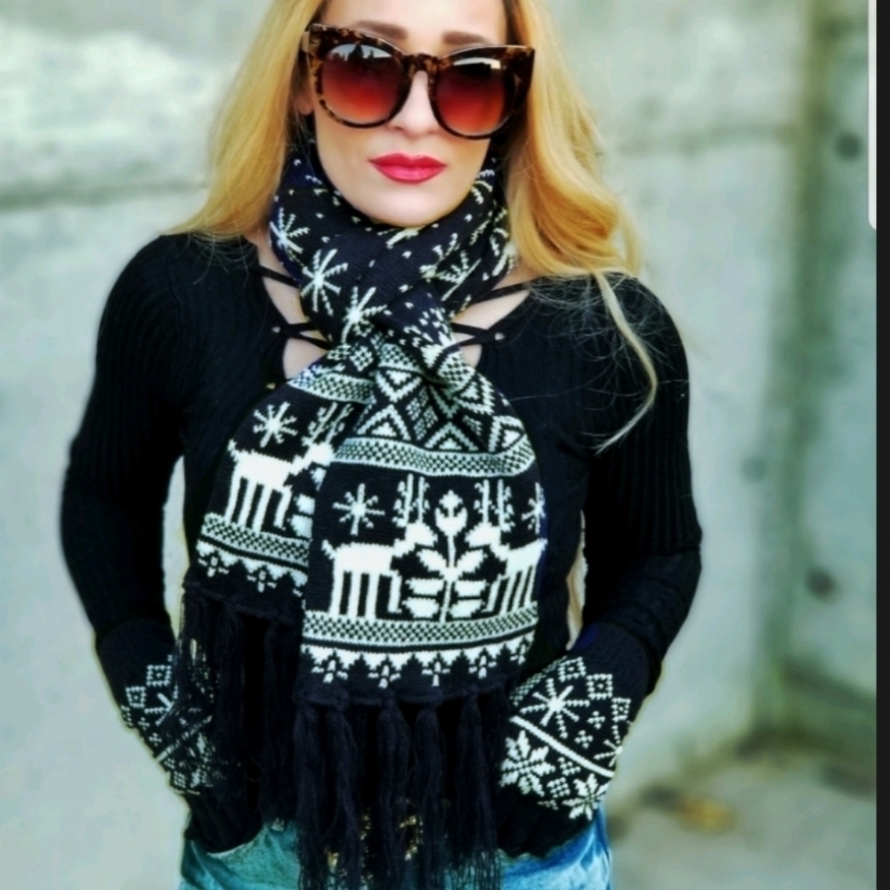 GRAY WINTER PRINT SCARF W/ FRINGE
